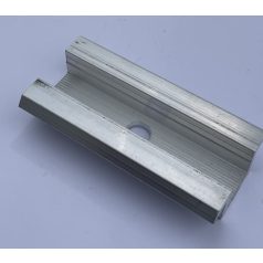 Clemă mijlocie cu linie de împământare 70 mm