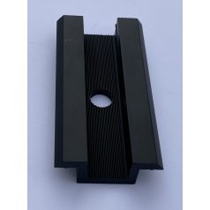 Clemă mijlocie cu linie de împământare 70 mm, negru