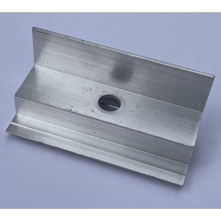 Clemă finală cu linie de împământare 30 mm 