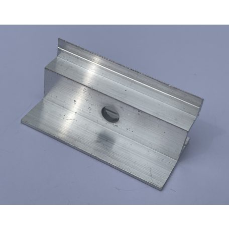 Clemă finală cu linie de împământare 30 mm 